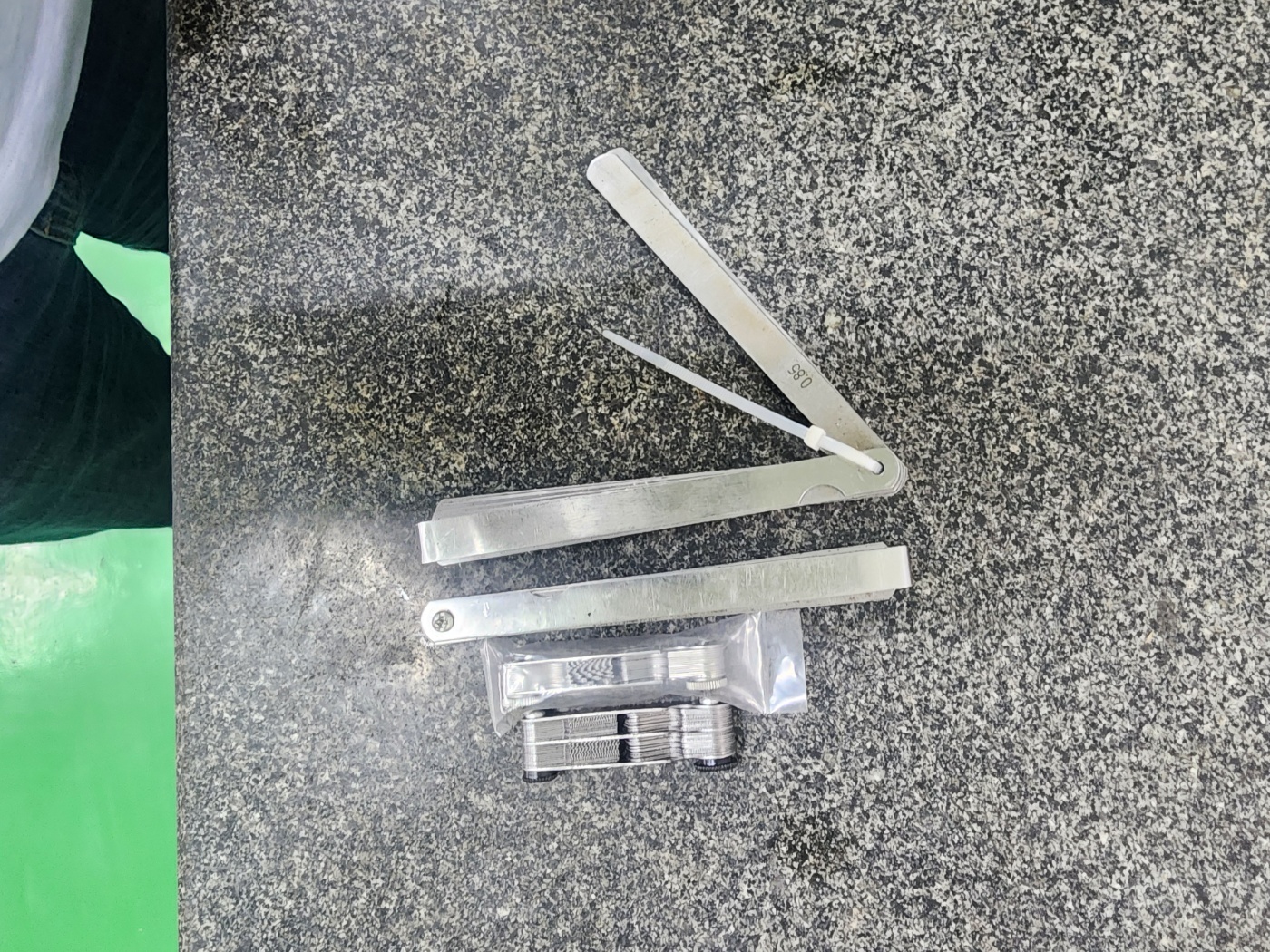 Teeth & feeler Gauge