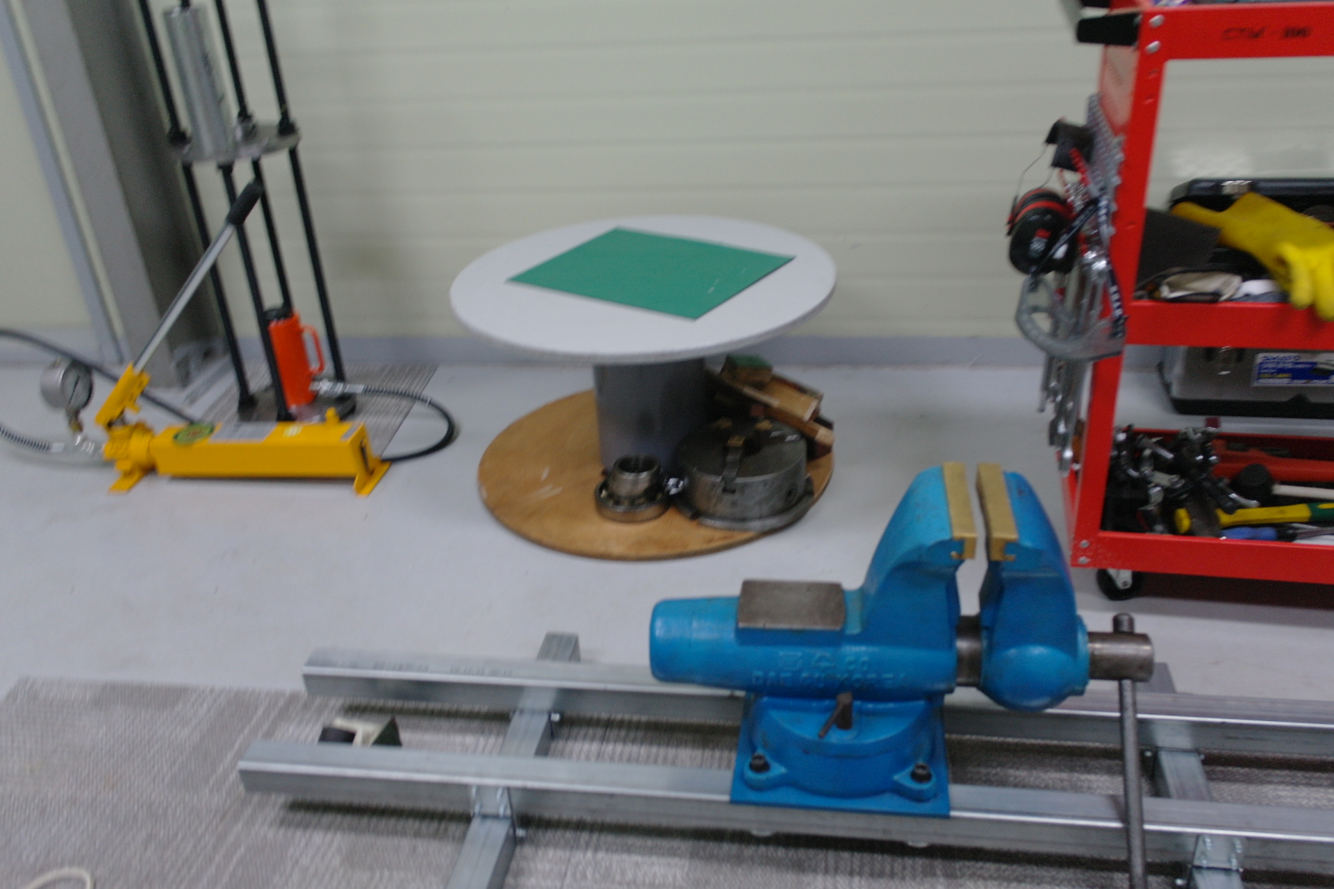 분해조립용 바이스